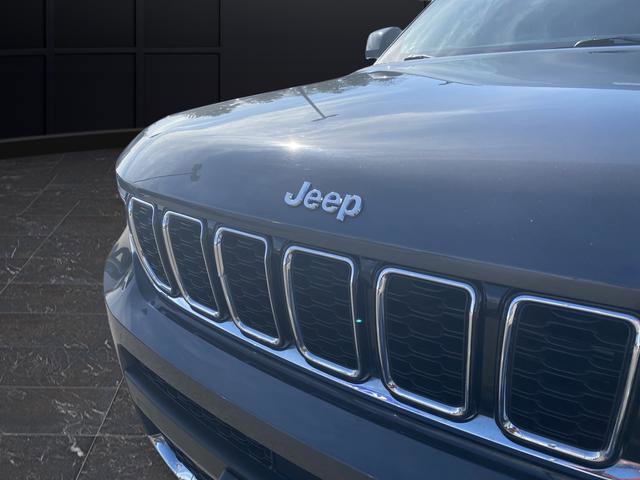 Used 2022 Jeep Grand Cherokee L Limited AWD/4WD image 48