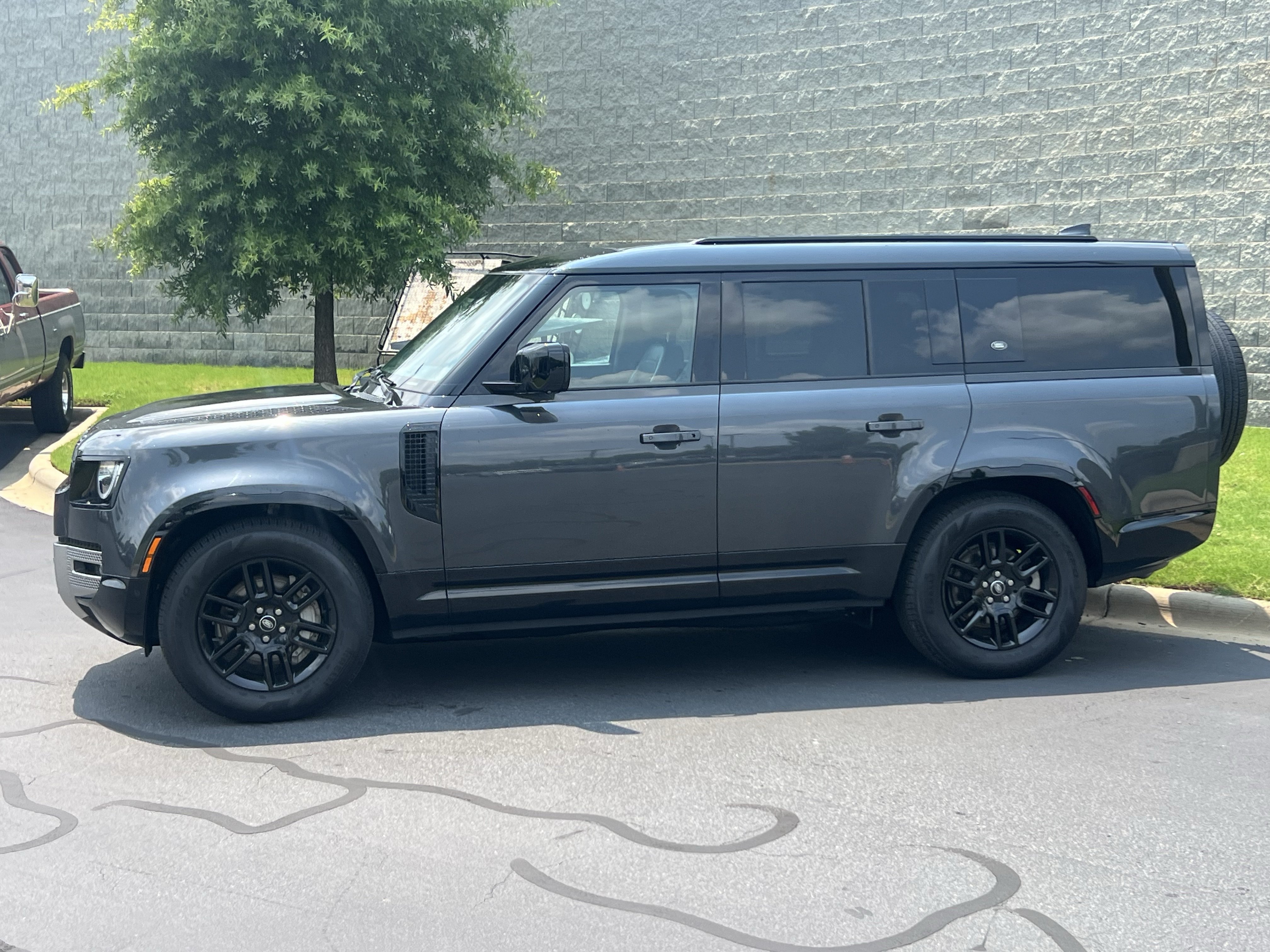 Certified 2023 Land Rover Defender 130 S AWD/4WD image 4