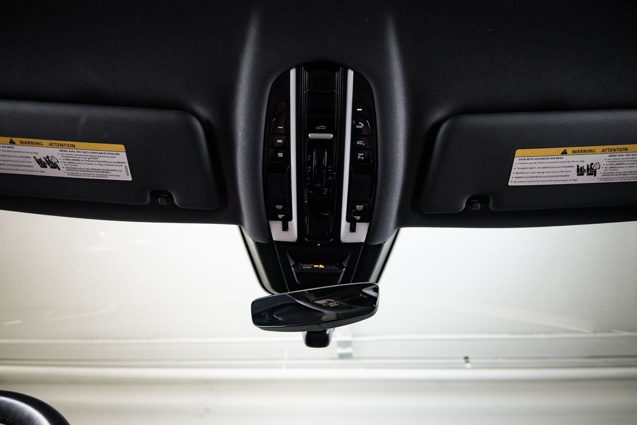Certified 2023 Porsche Cayenne Platinum Edition AWD/4WD image 20