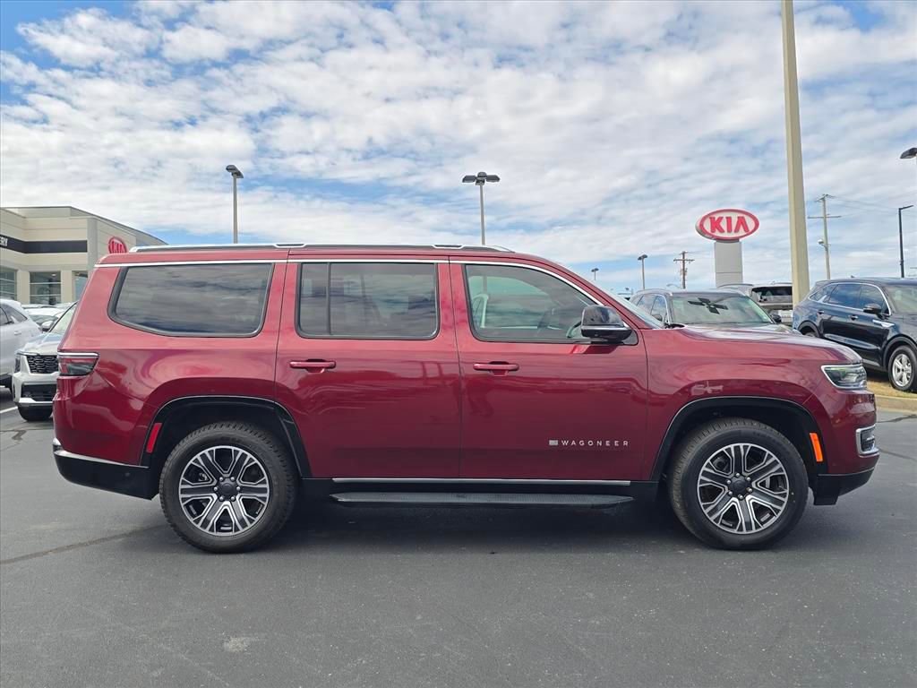 Used 2023 Jeep Wagoneer 4WD w/ Premium Group I image 2
