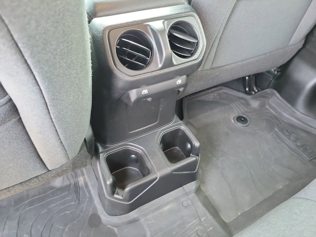 Used 2024 Jeep Gladiator Sport AWD/4WD image 15