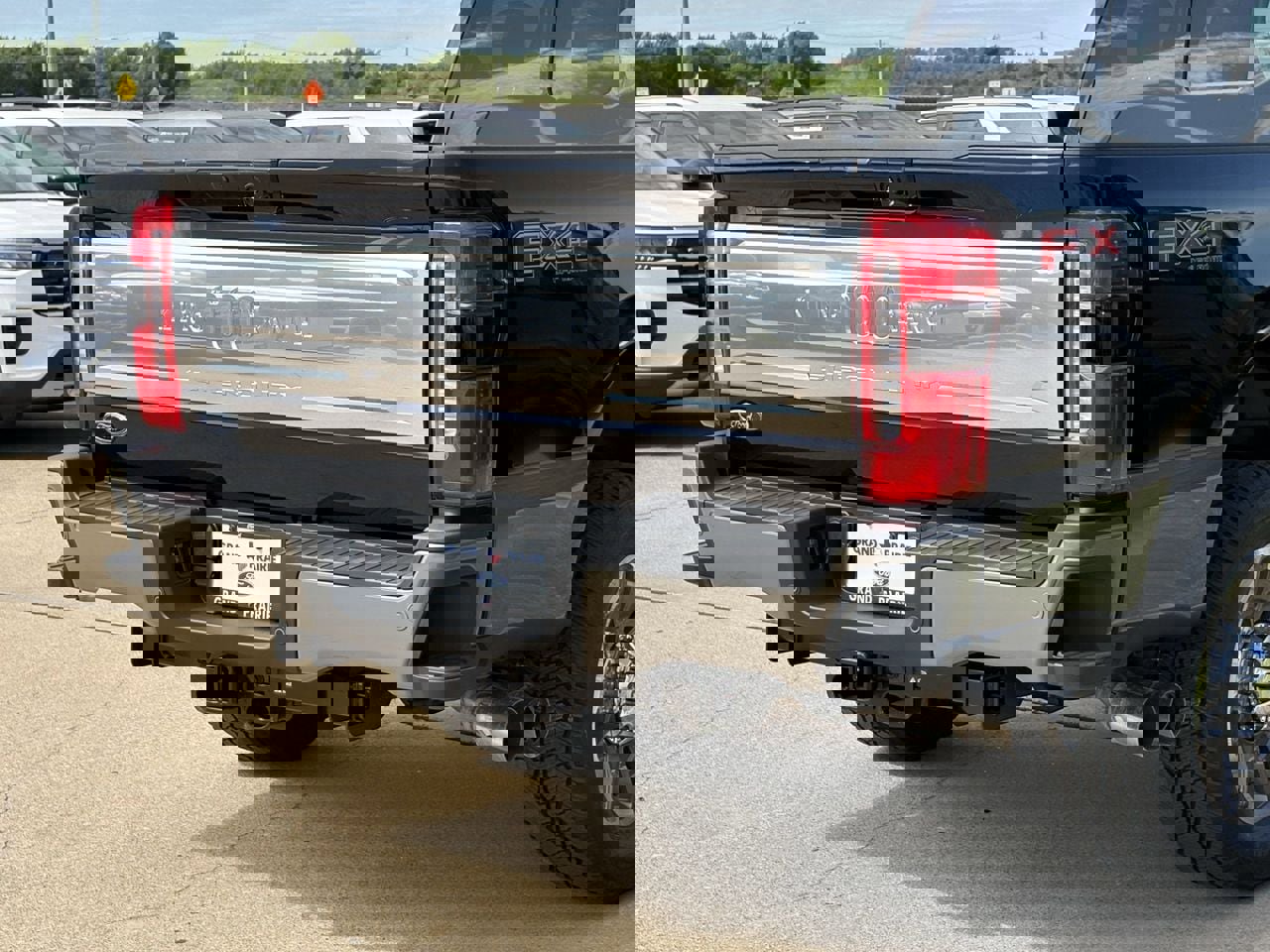 New 2026 Ford F350 King Ranch w/ FX4 Off-Road Package image 46