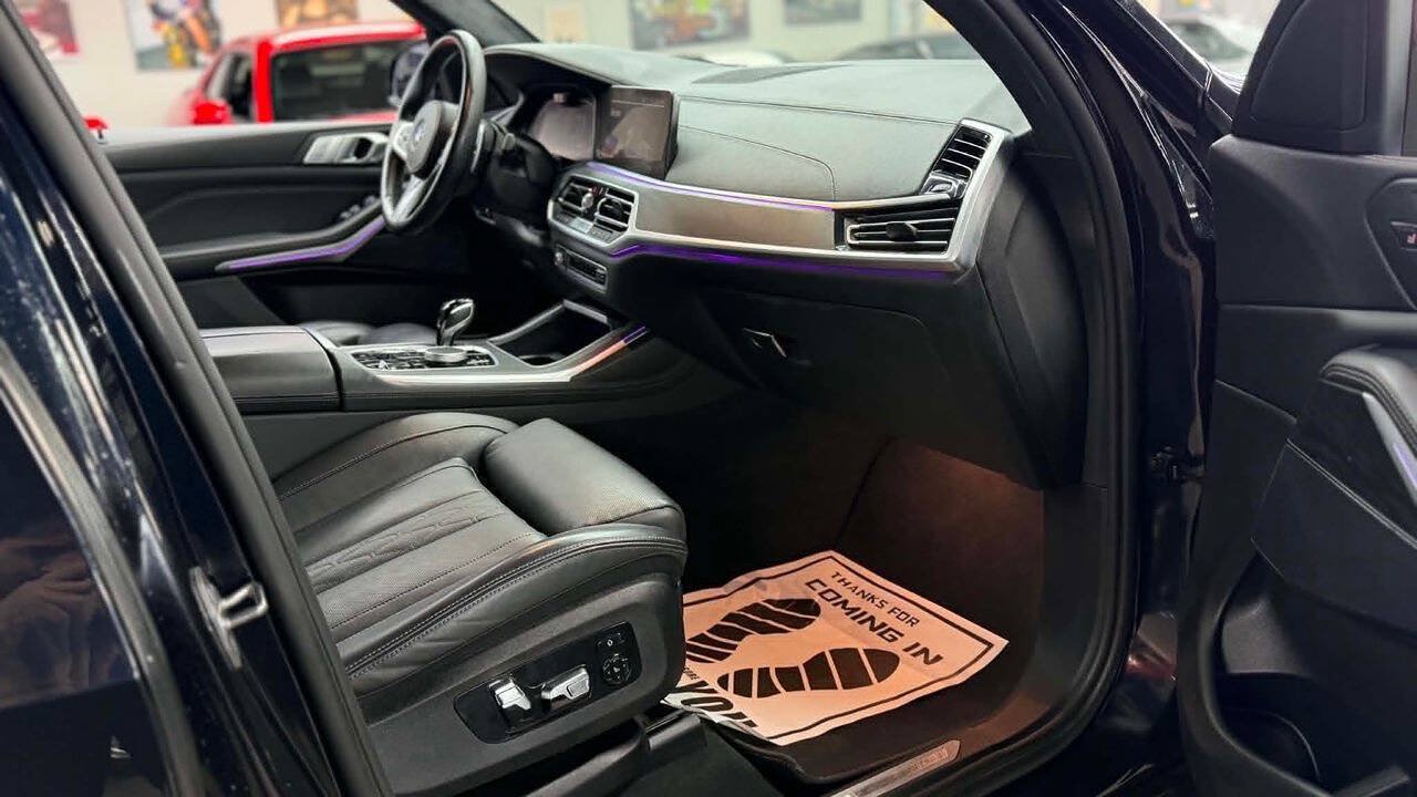 Used 2022 BMW X7 xDrive40i w/ M Sport Package AWD/4WD image 19