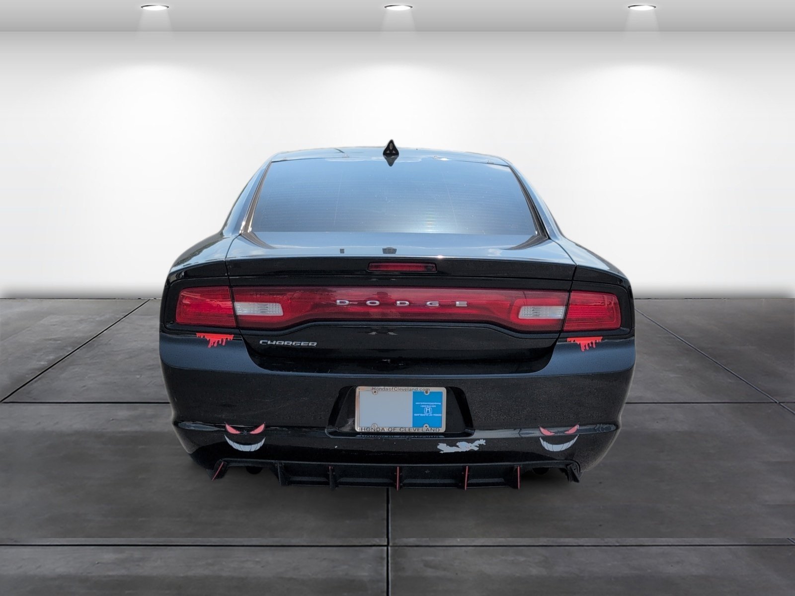 Used 2013 Dodge Charger SE RWD image 5