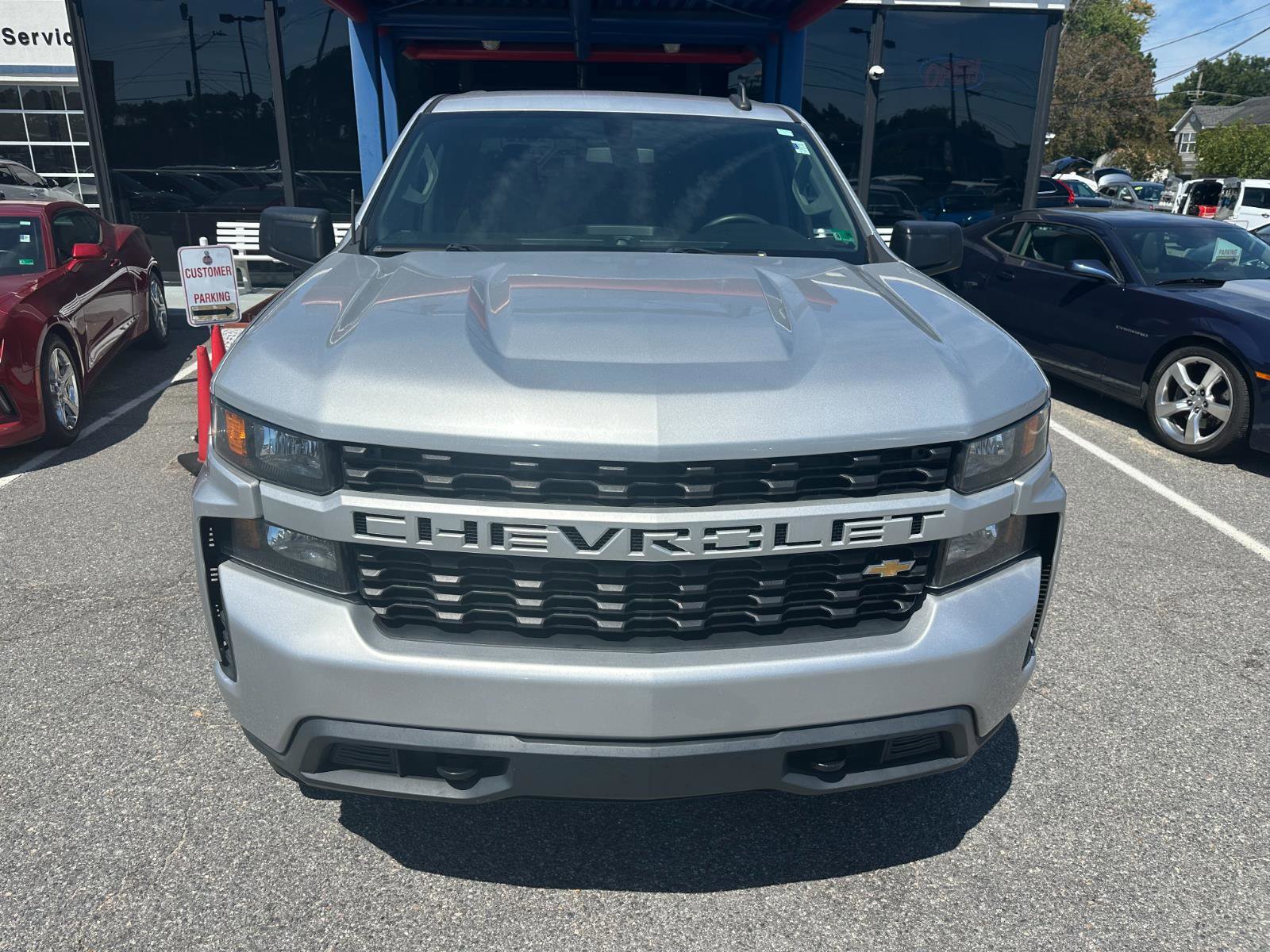 Used 2019 Chevrolet Silverado 1500 Custom w/ Custom Value Package image 3