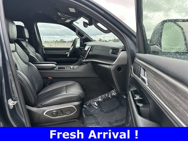 Used 2024 Jeep Wagoneer Series II w/ Flexible Seating Group image 29