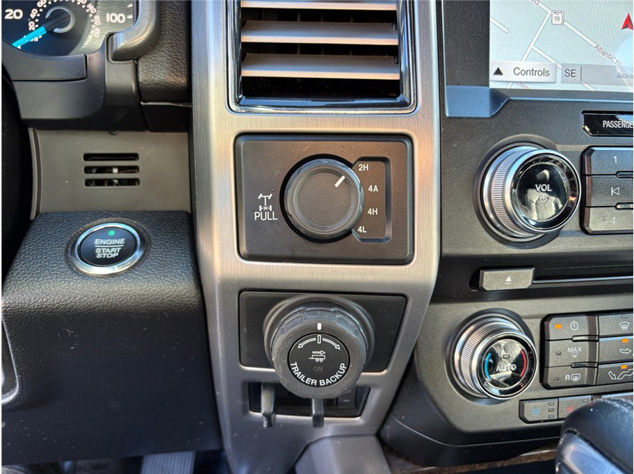 Used 2017 Ford F150 Platinum w/ Equipment Group 701A Luxury image 36