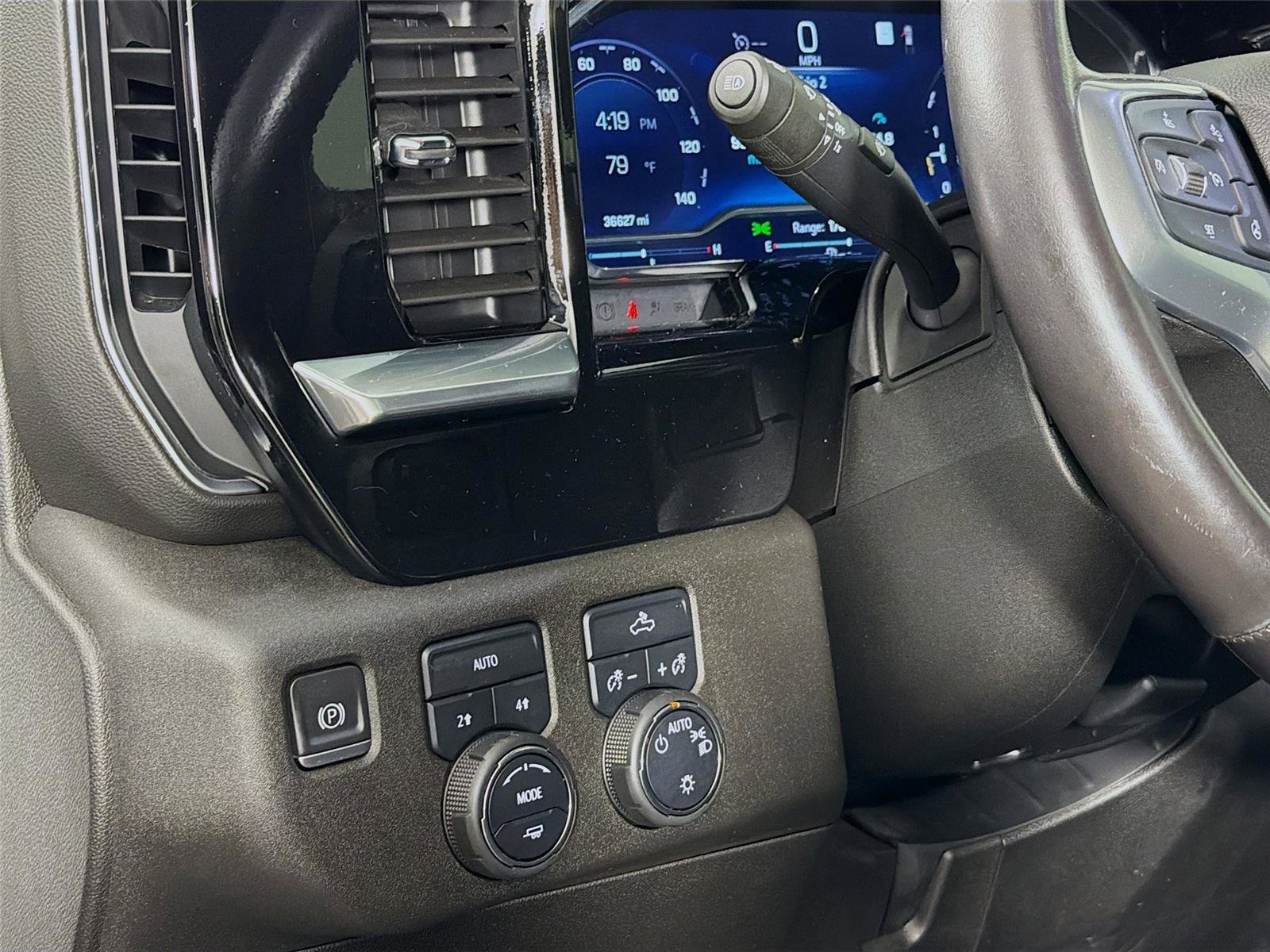 Used 2022 Chevrolet Silverado 1500 LT AWD/4WD image 10
