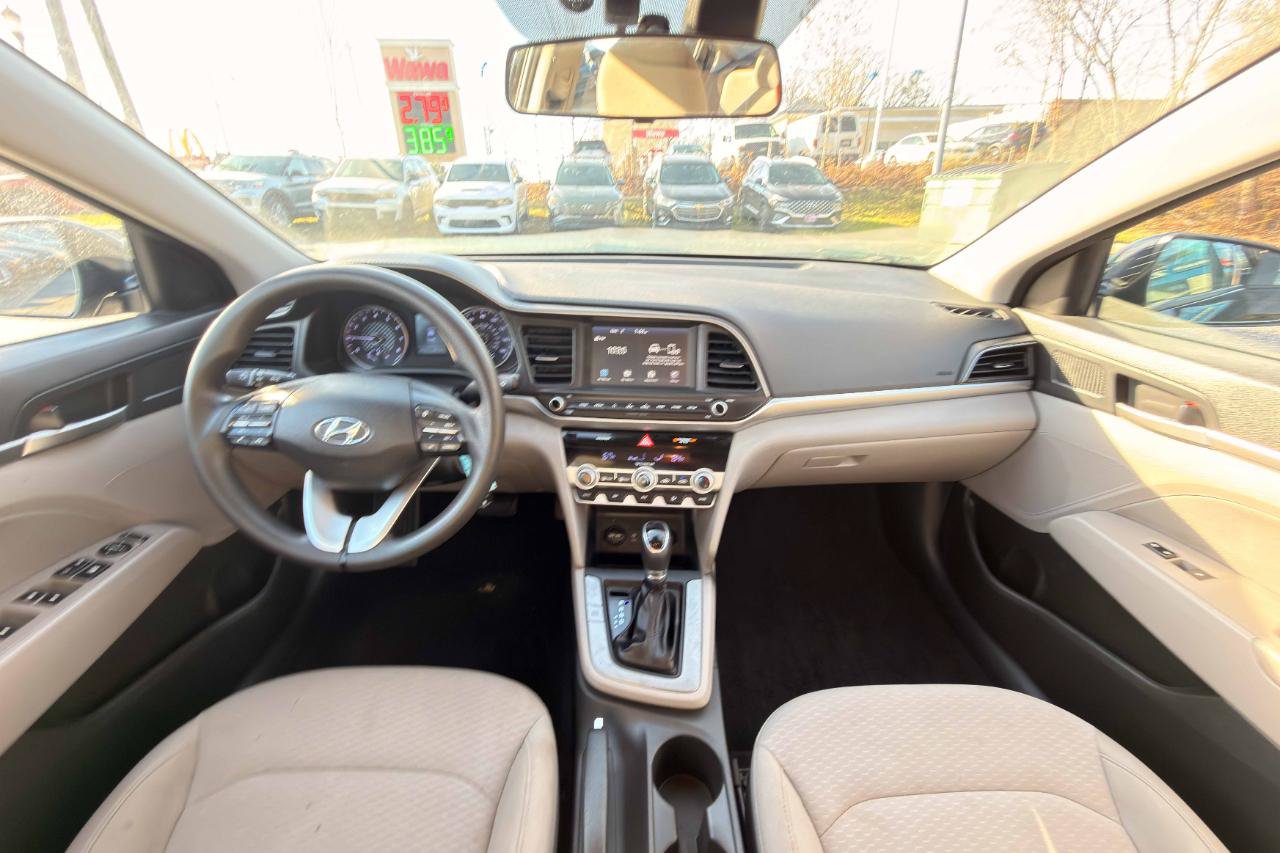 Used 2020 Hyundai Elantra SEL FWD image 11