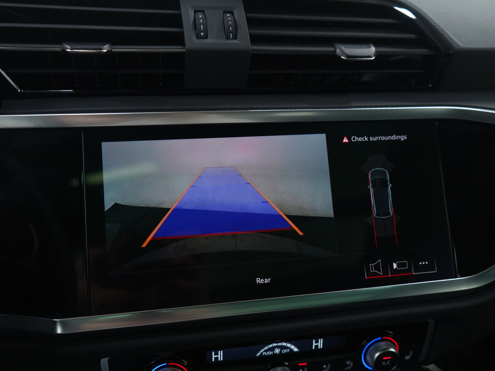 Used 2025 Audi Q3 2.0T Premium image 21