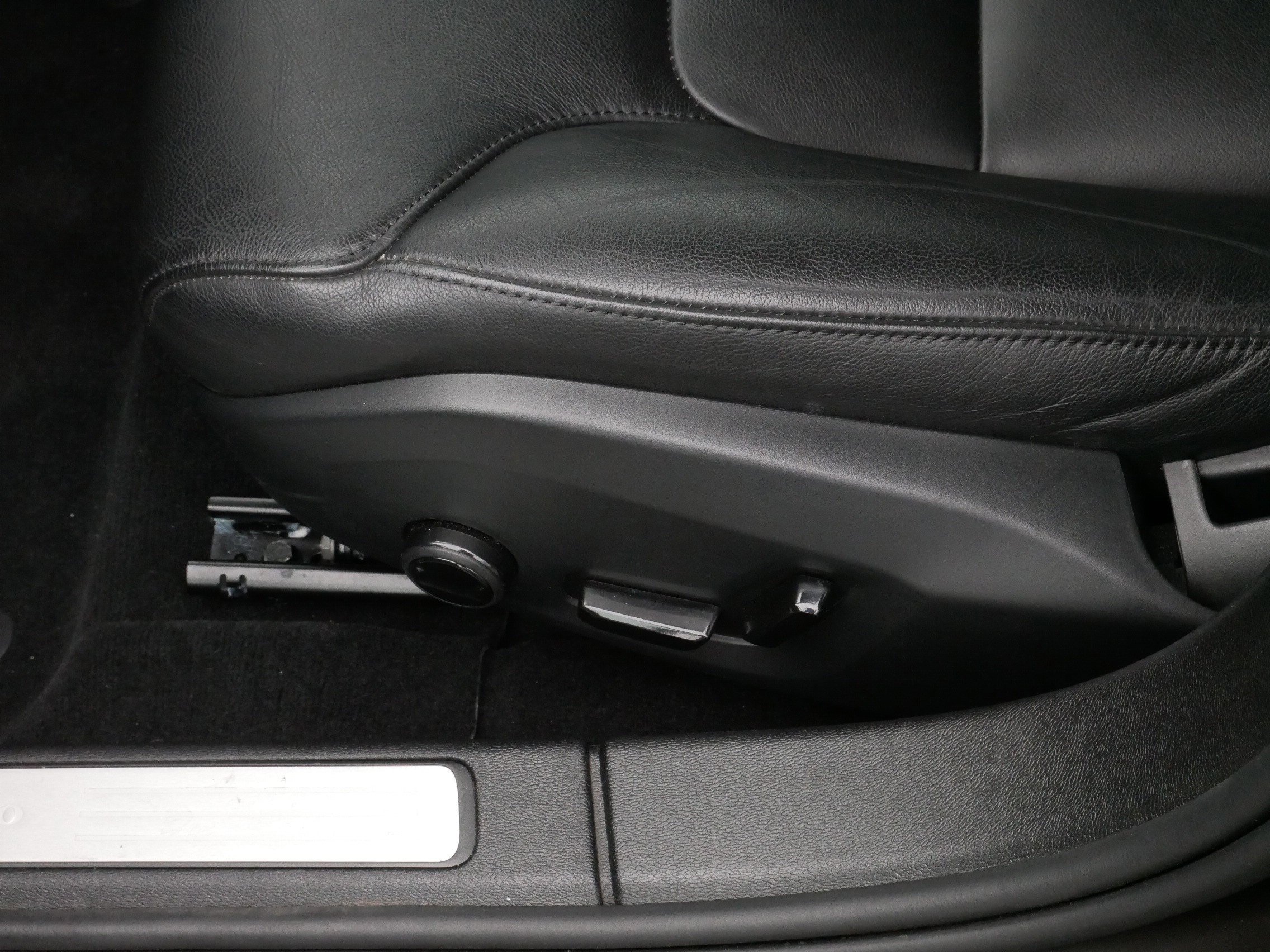 Used 2025 Volvo S60 B5 Core image 20