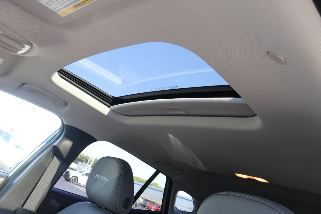 Used 2026 Chevrolet Trax ACTIV w/ Sunroof Package FWD image 11