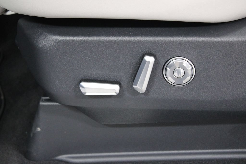 New 2026 Lincoln Navigator L Reserve AWD/4WD image 23