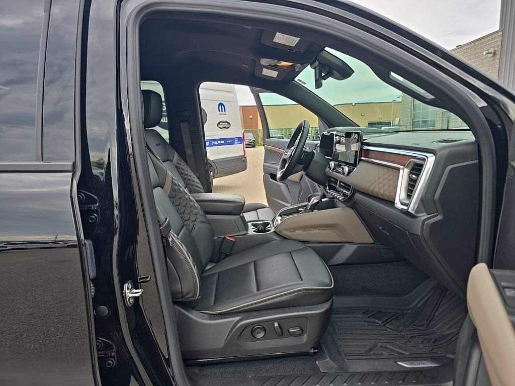 Used 2023 GMC Canyon Denali AWD/4WD image 15
