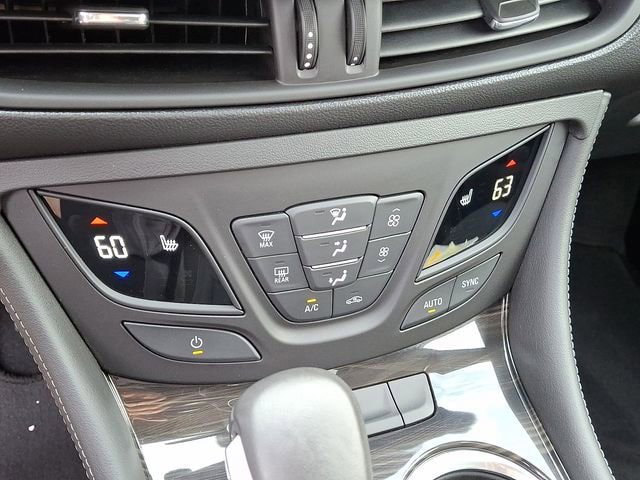 Used 2019 Buick Envision Essence image 28