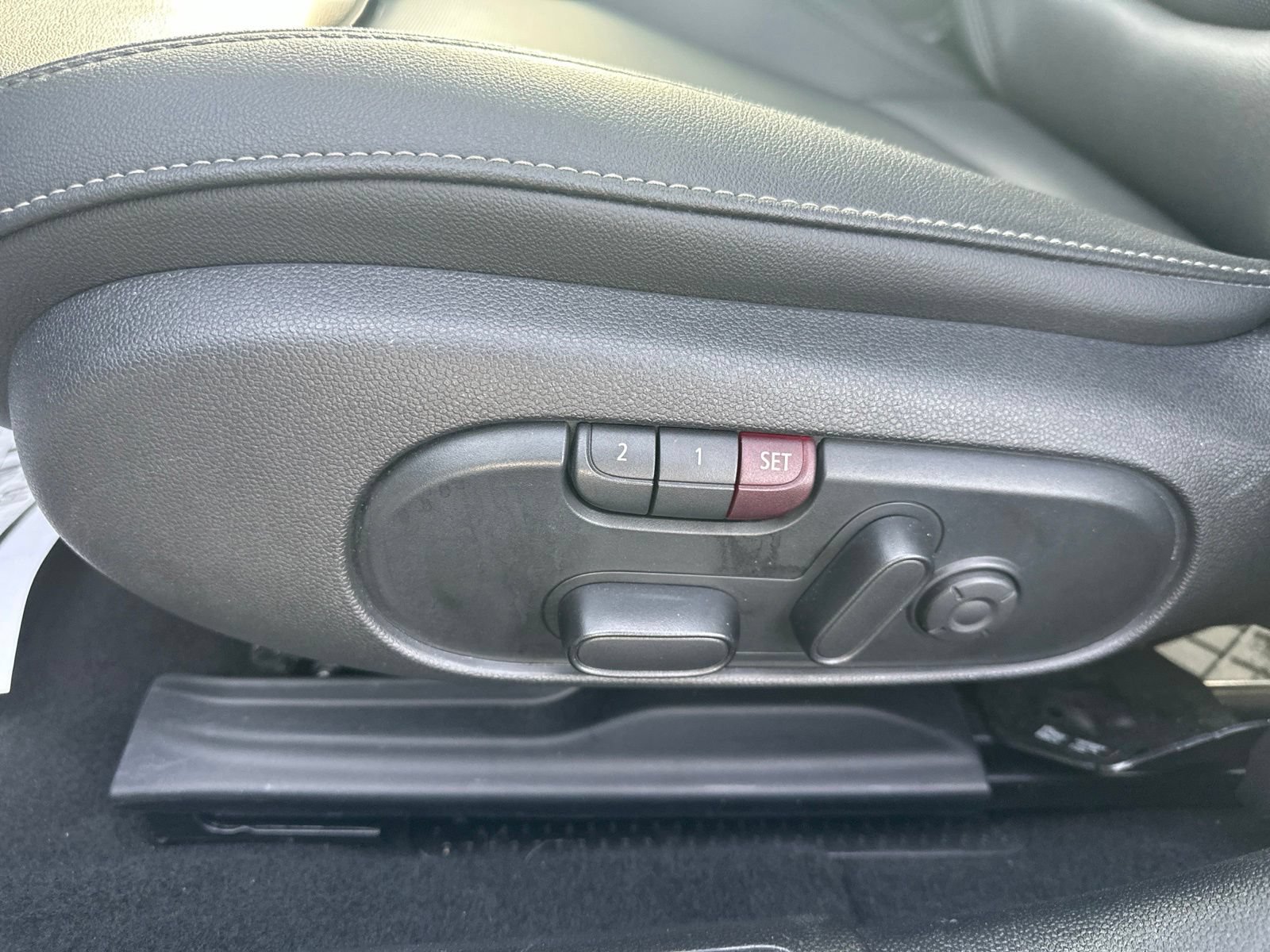 Used 2023 MINI Cooper Clubman S w/ Premium Package FWD image 14