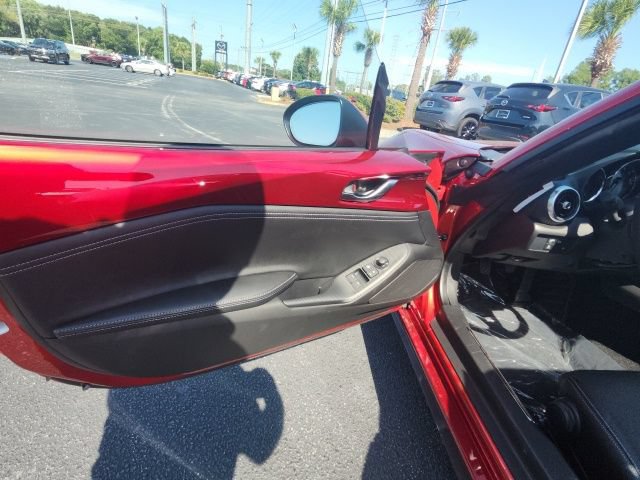 New 2026 MAZDA MX-5 Miata RF Grand Touring RWD image 9