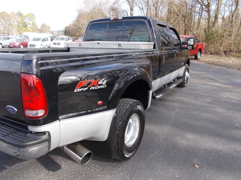 Used 2004 Ford F350 Lariat AWD/4WD image 14
