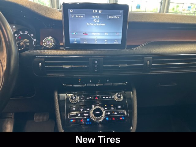 Used 2020 Lincoln Corsair Reserve w/ Appearance Package AWD/4WD image 3
