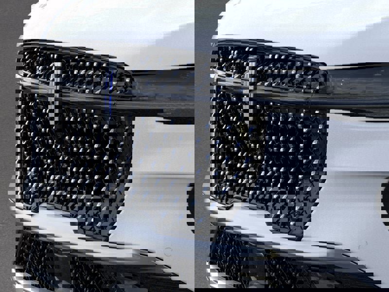 Used 2025 Lincoln Nautilus Reserve image 17