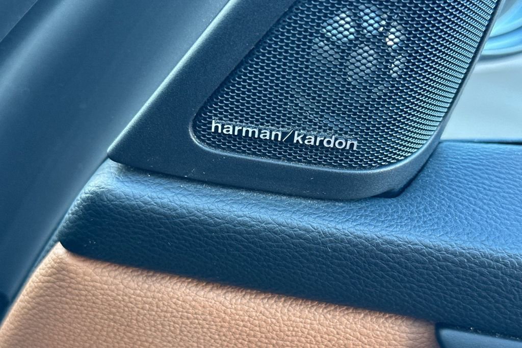 Used 2011 BMW 328i Convertible image 17