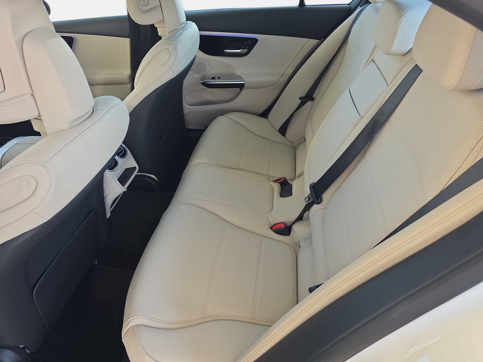 Used 2025 Mercedes-Benz C 300 Sedan image 14