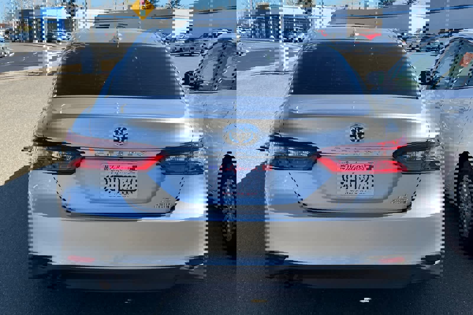 Used 2022 Toyota Camry LE image 5