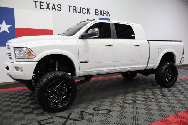 Used 2017 RAM 2500 Laramie w/ Convenience Group AWD/4WD image 2