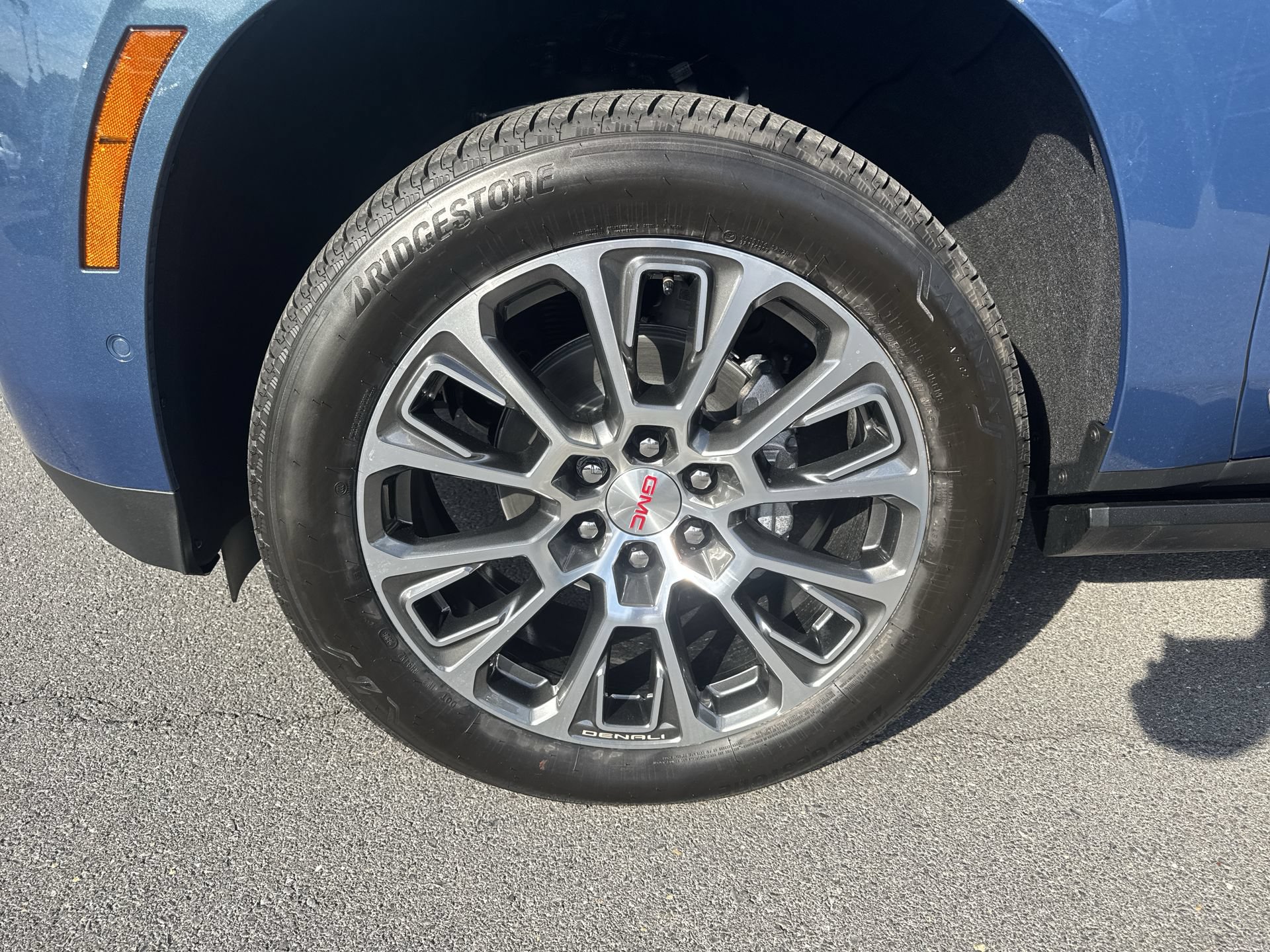 New 2026 GMC Yukon XL Denali w/ Denali Reserve Package AWD/4WD image 19