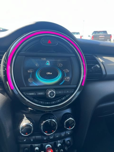 Used 2017 MINI Cooper 4-Door Hardtop FWD image 46