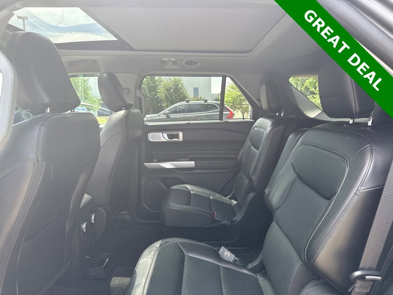 Used 2024 Ford Explorer Limited w/ Limited Technology Package RWD image 17