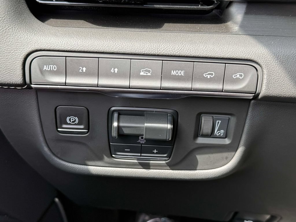 Used 2023 Cadillac Escalade Premium Luxury w/ Performance Package AWD/4WD image 30