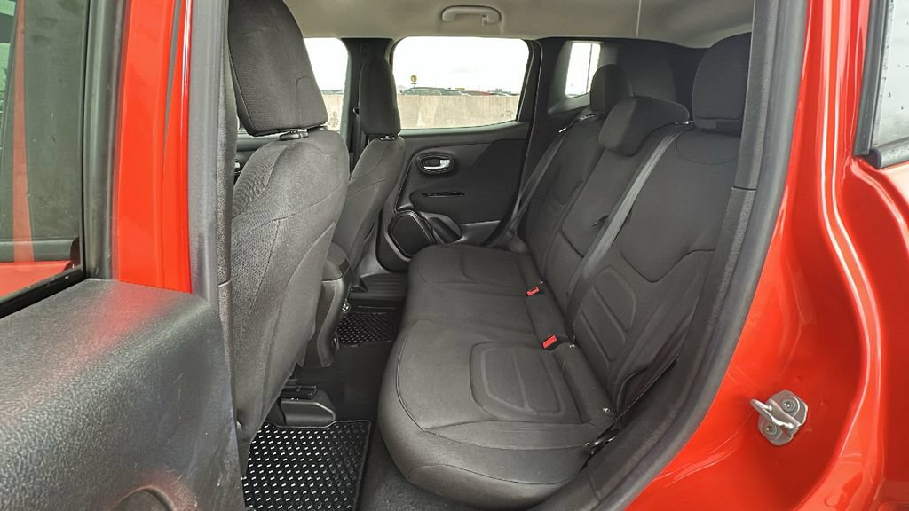 Used 2021 Jeep Renegade Latitude w/ Convenience Group AWD/4WD image 33