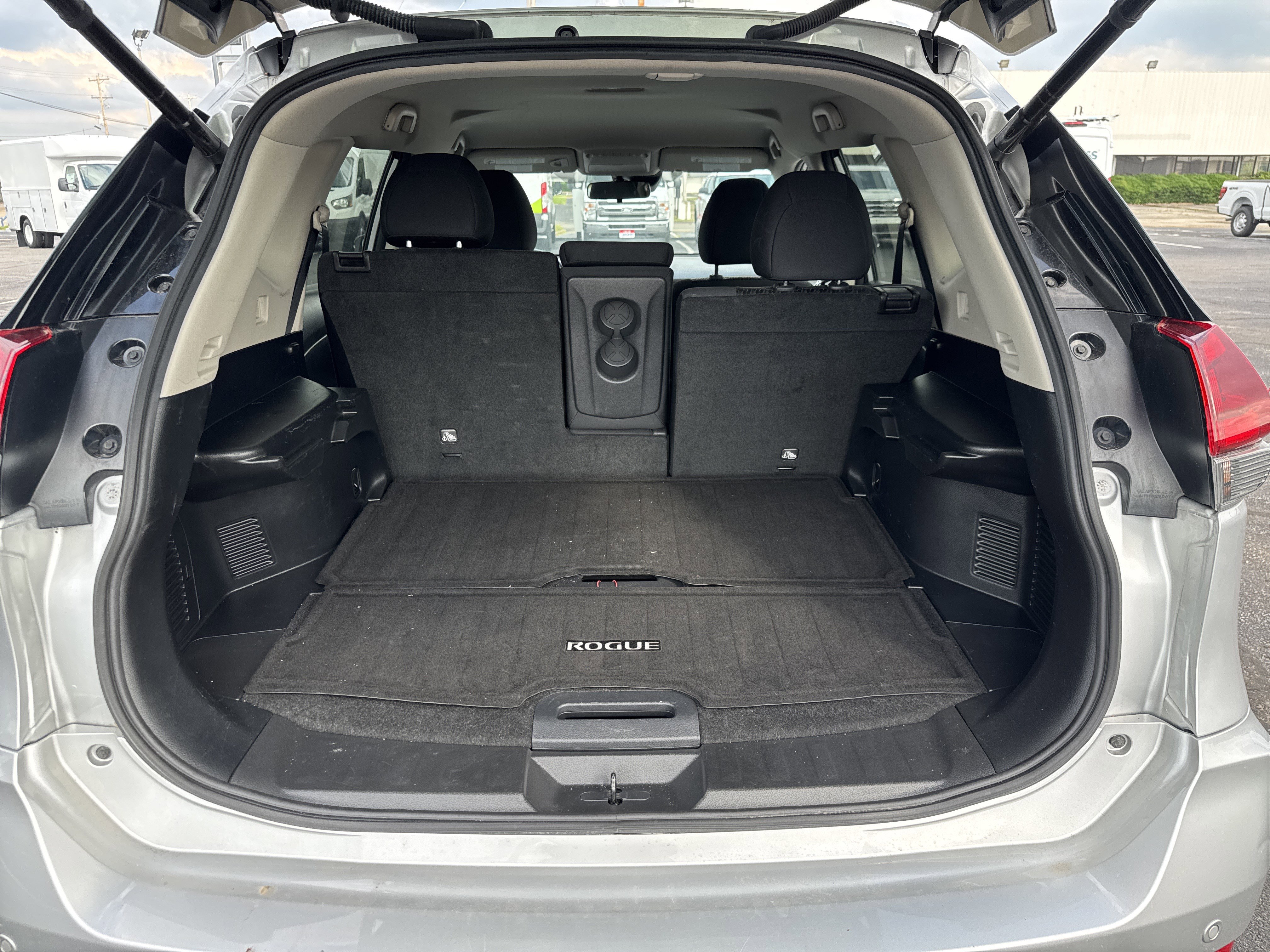 Used 2020 Nissan Rogue SV AWD/4WD image 13