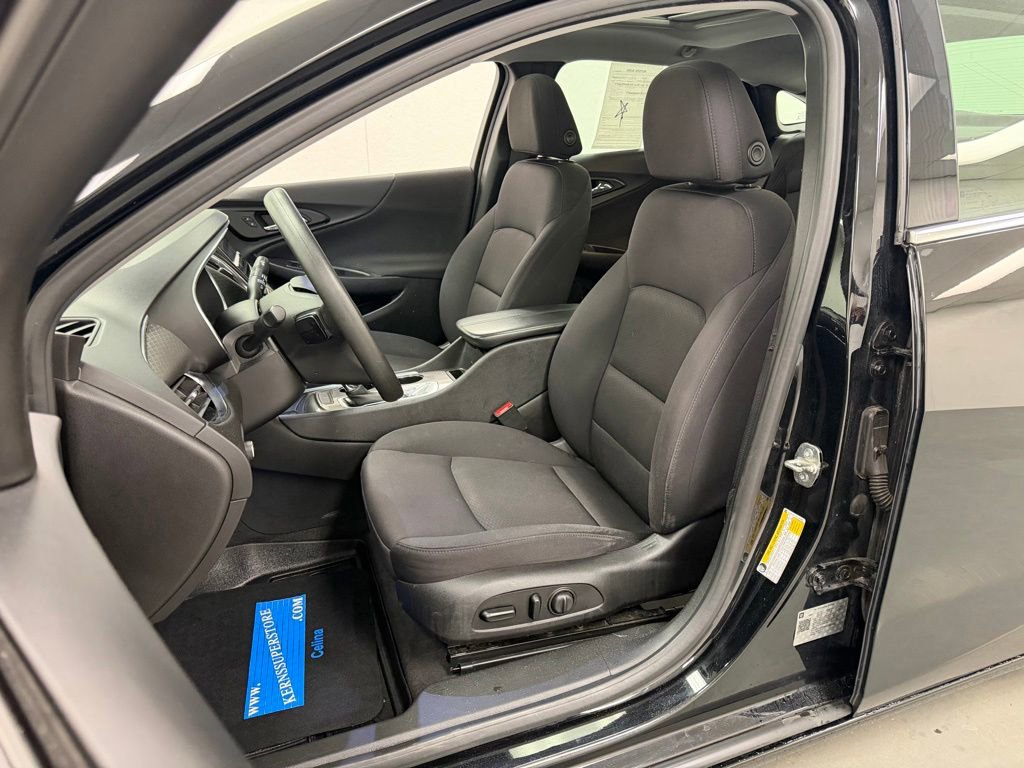 Used 2019 Chevrolet Malibu LT FWD image 16