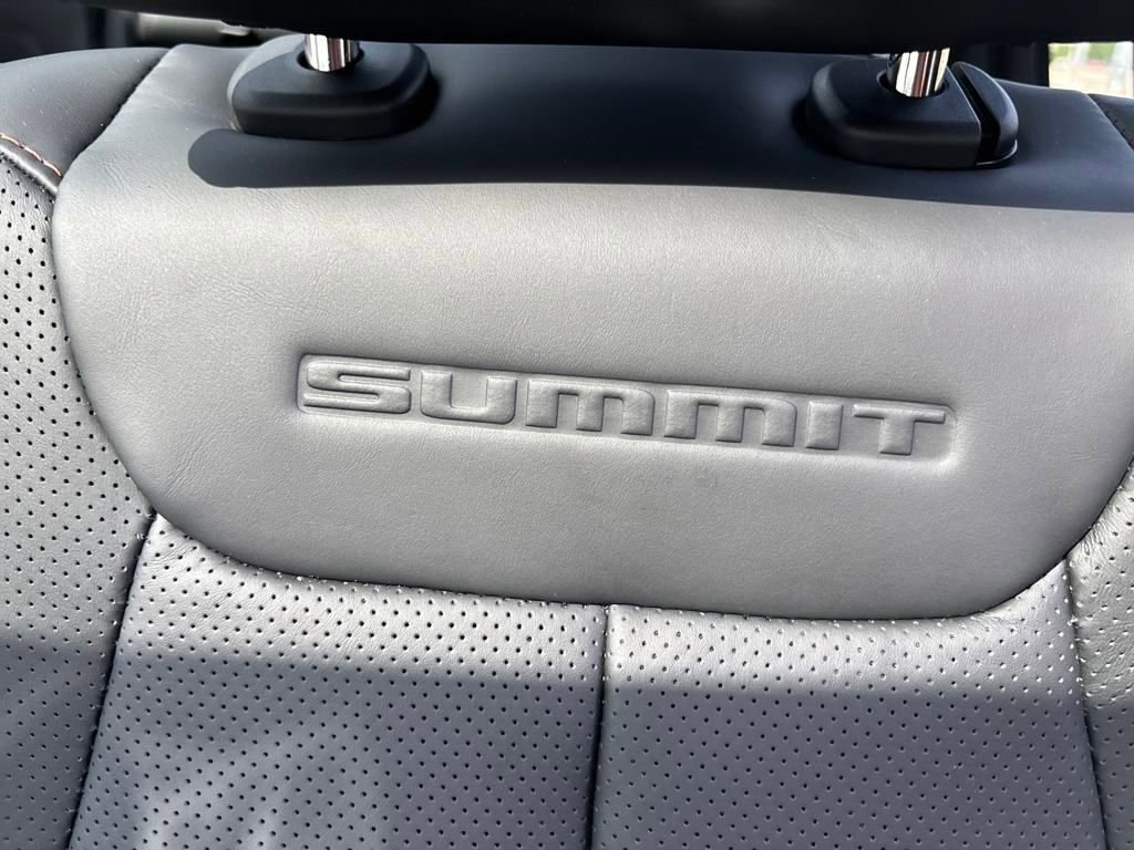 New 2025 Jeep Grand Cherokee Summit image 19