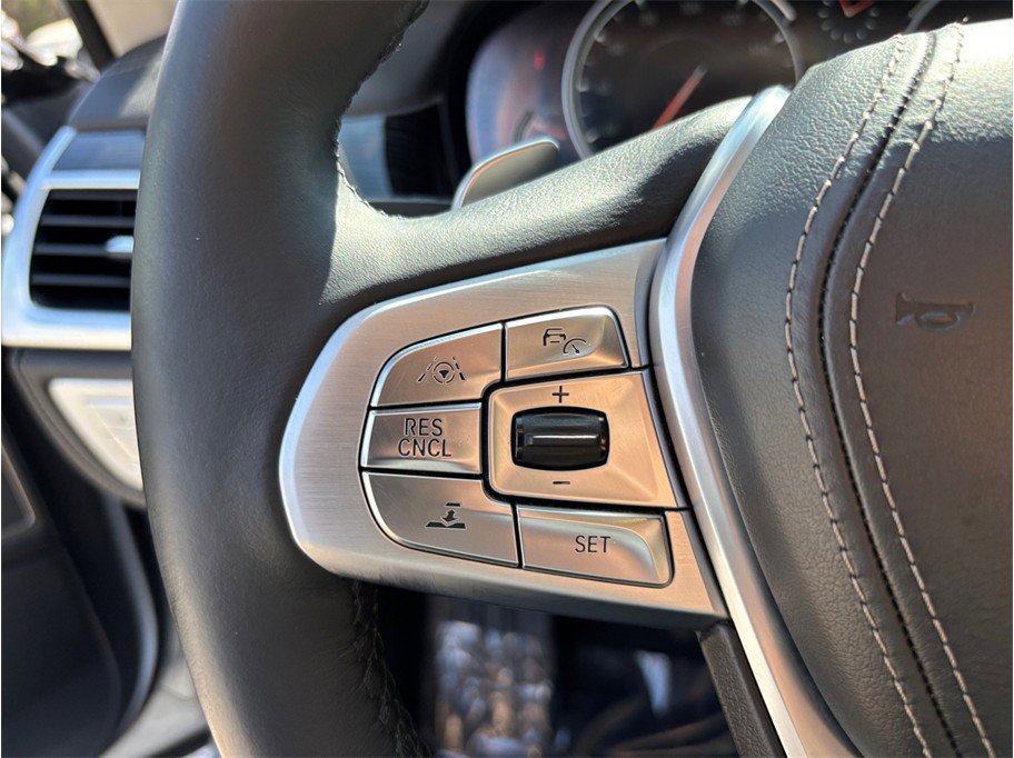 Used 2018 BMW 750i 750i Sedan 4D image 30