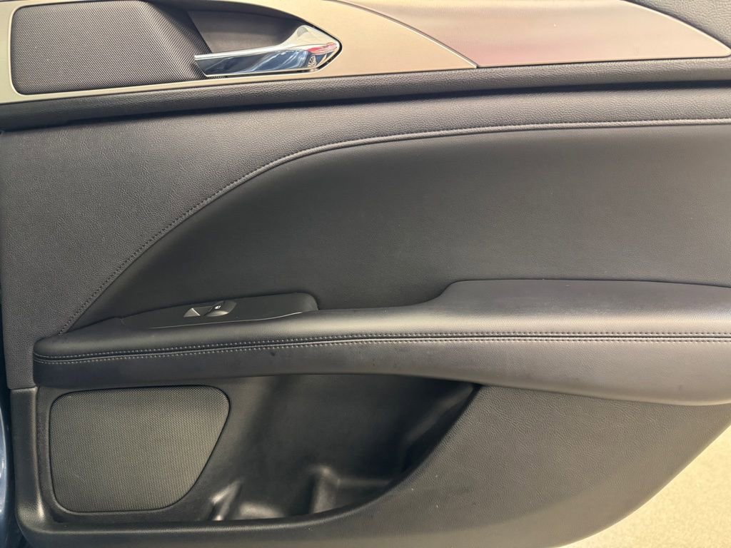 Used 2019 Lincoln MKZ Premiere image 25