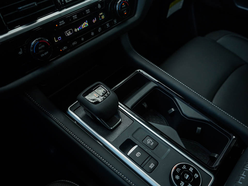 New 2025 Nissan Pathfinder SL w/ SL Premium Package image 28