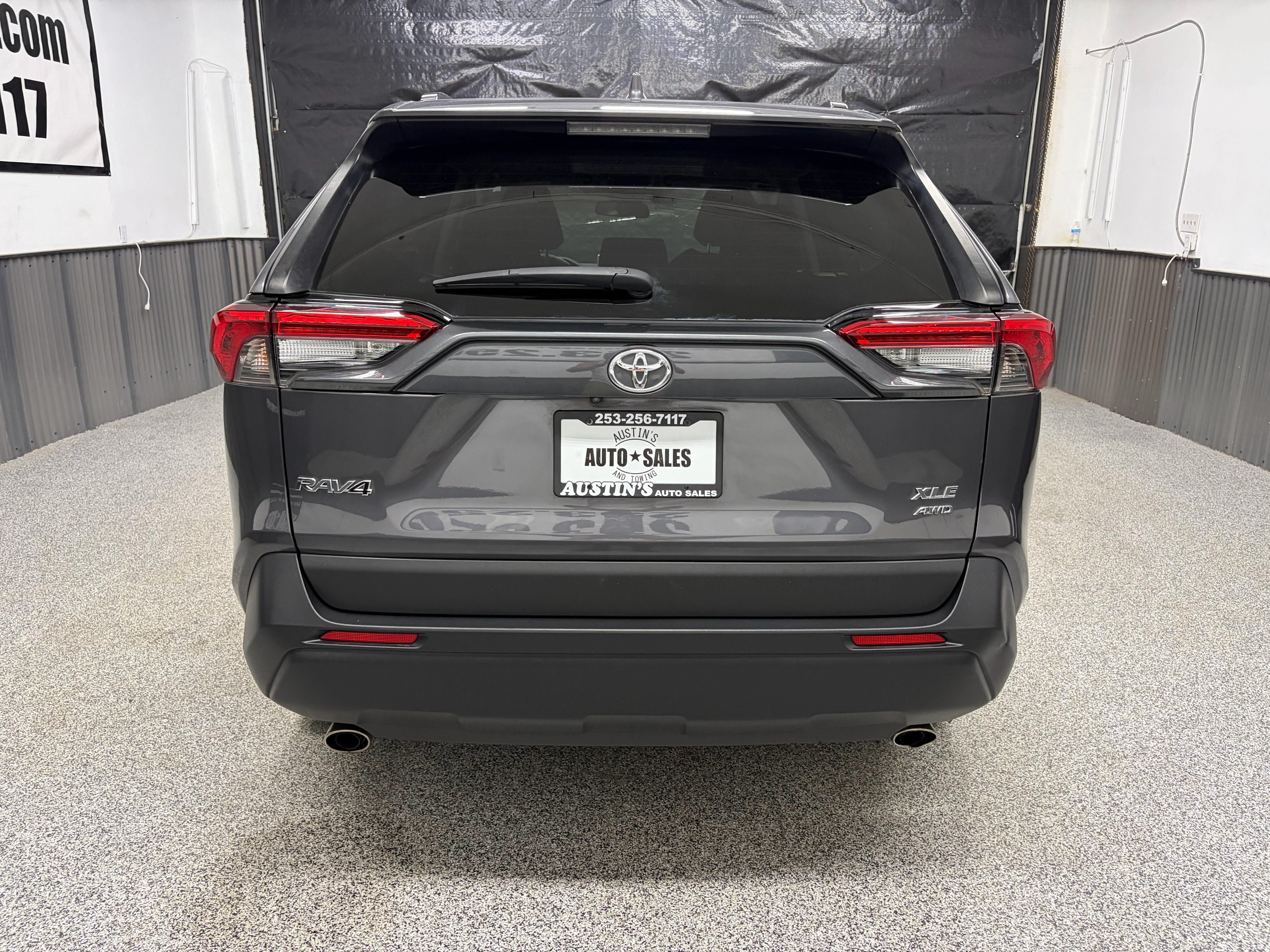 Used 2023 Toyota RAV4 XLE w/ XLE Grade Weather Package AWD/4WD image 4