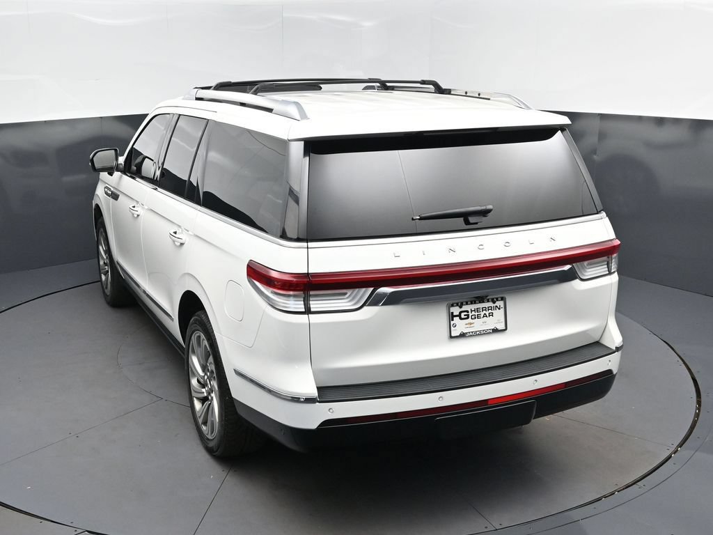 Used 2023 Lincoln Navigator Reserve AWD/4WD image 33