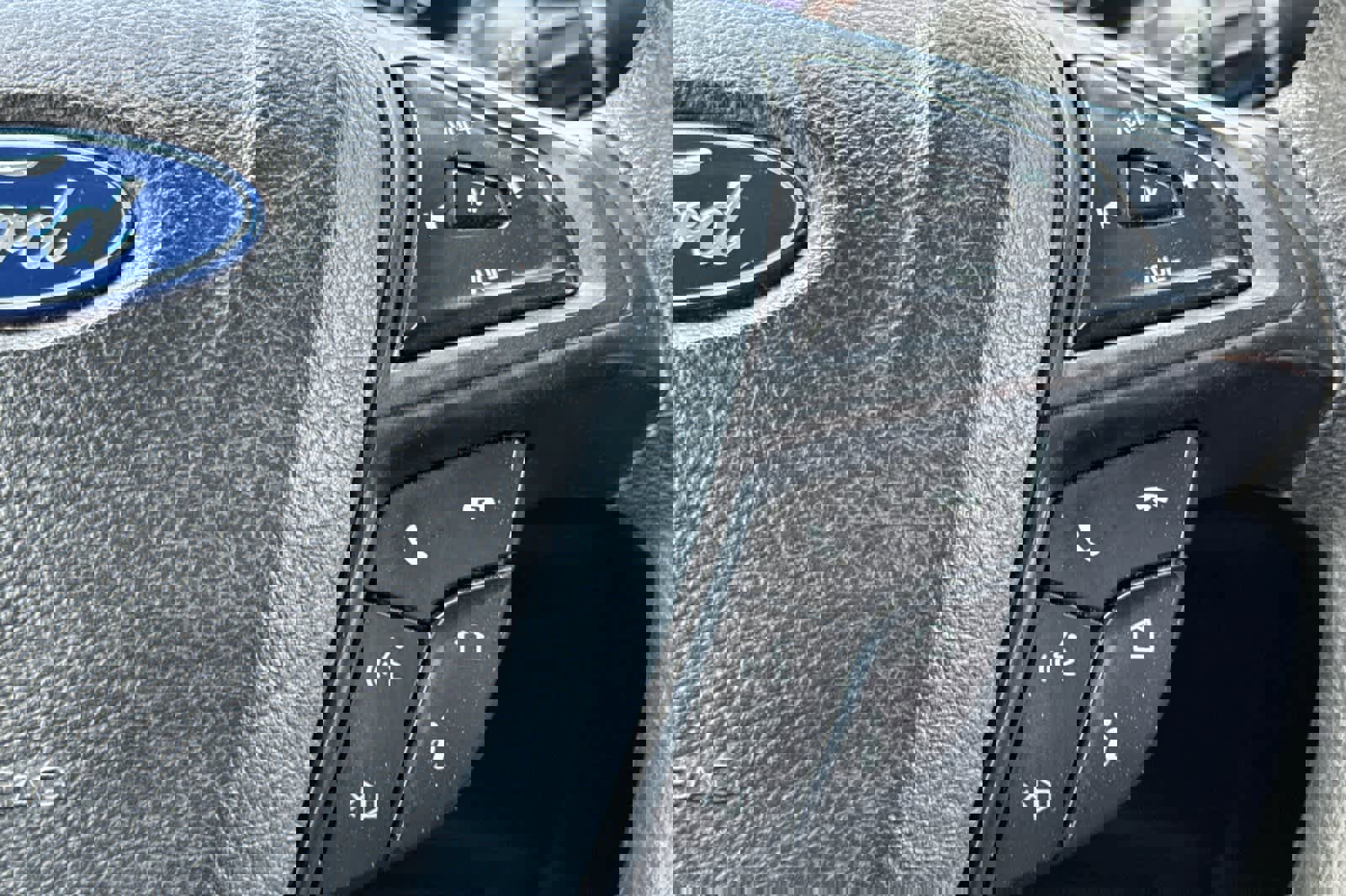 Used 2019 Ford Edge SE image 27