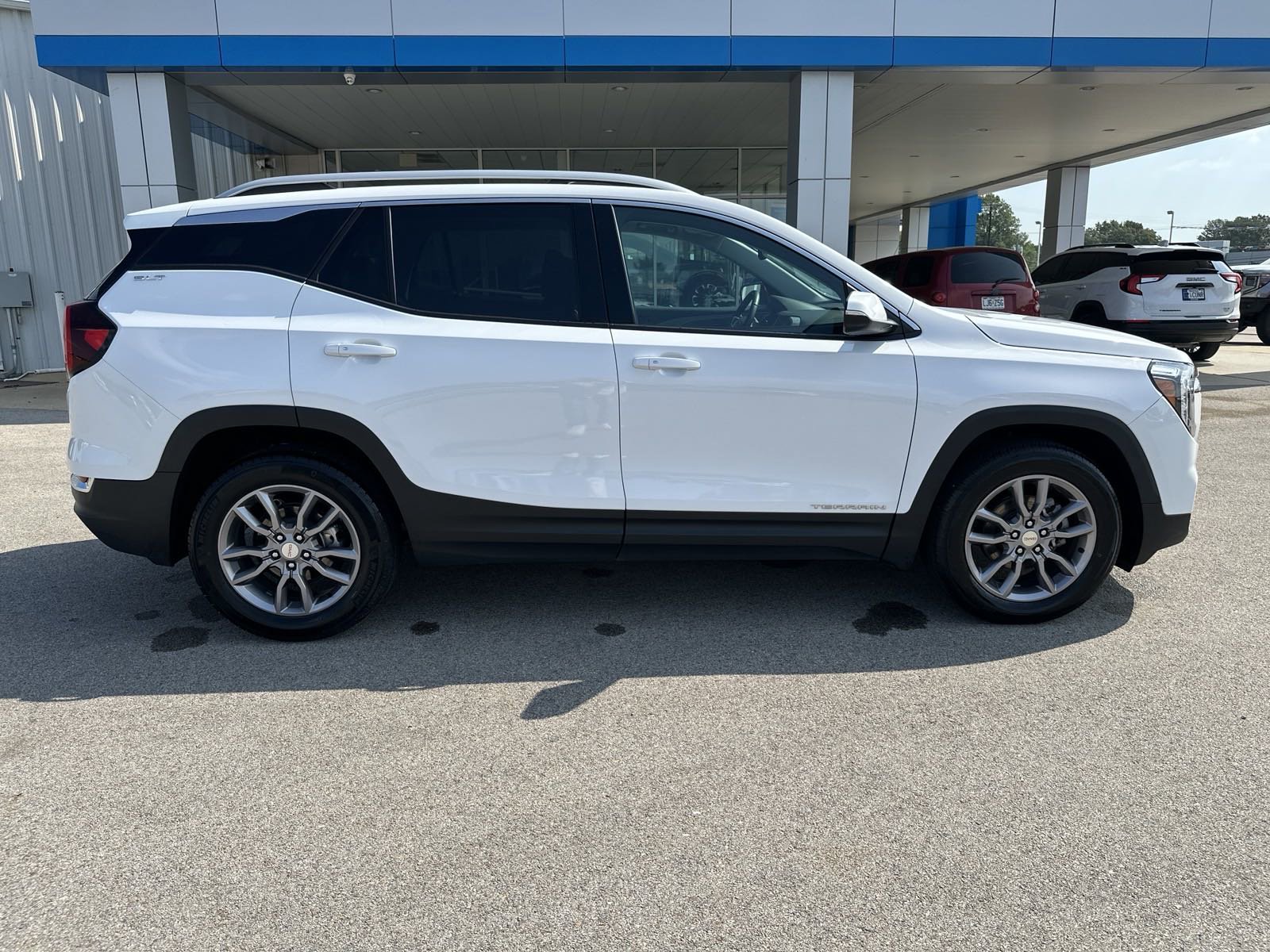 Used 2023 GMC Terrain SLT FWD image 6