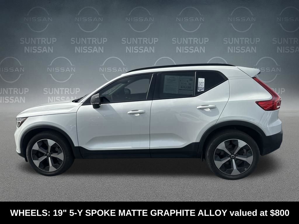 Used 2023 Volvo XC40 B5 Plus w/ Protection Package Premier image 2