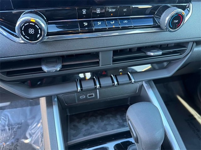 Used 2025 Chevrolet Colorado W/T w/ WT Custom Package image 23