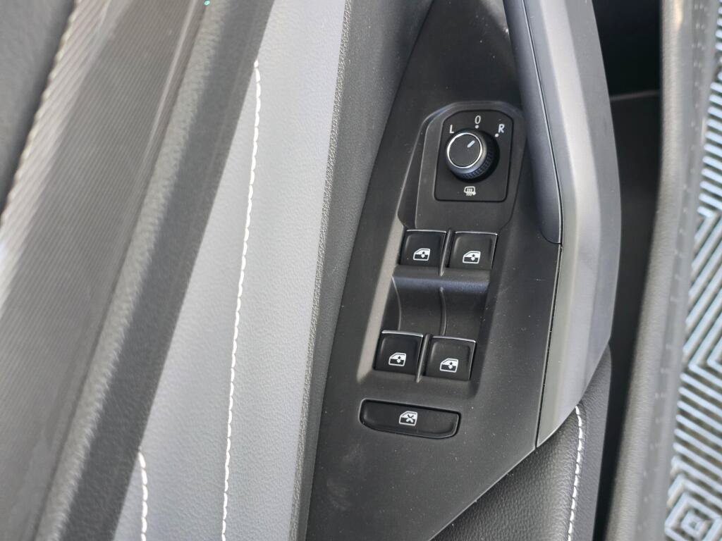 New 2026 Volkswagen Jetta SEL FWD image 21