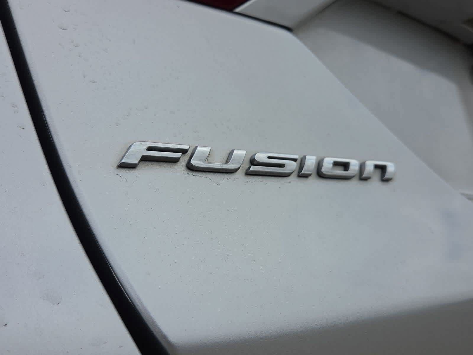 Used 2016 Ford Fusion SE FWD image 12