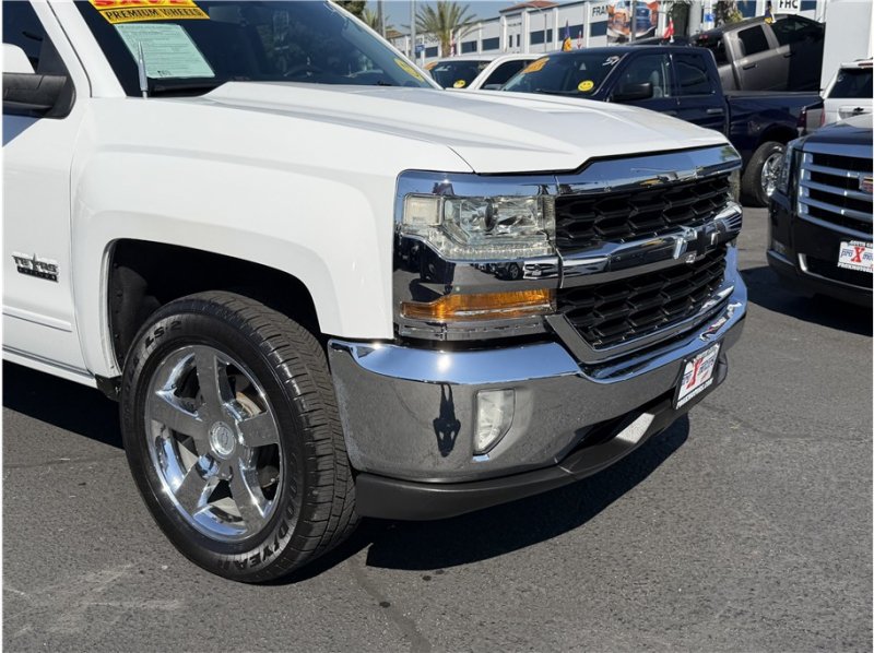 Used 2018 Chevrolet Silverado 1500 LT w/ Texas Edition RWD image 8