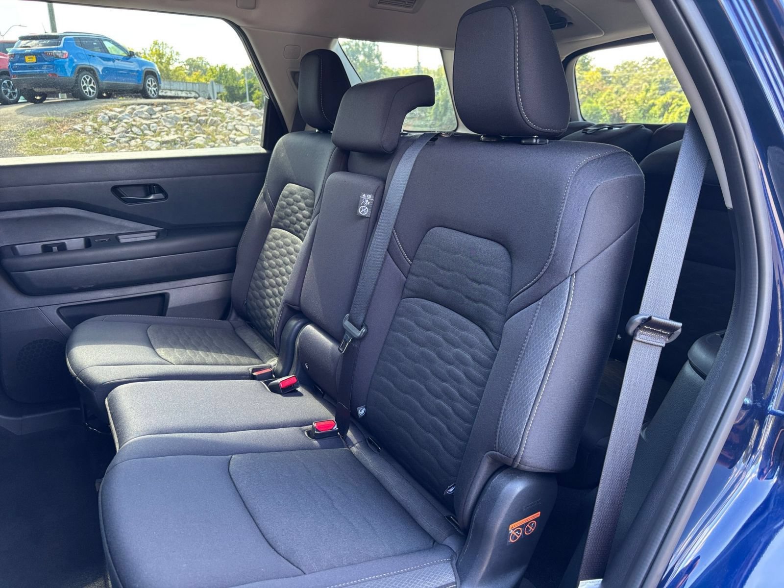 Used 2026 Nissan Pathfinder SV FWD image 37