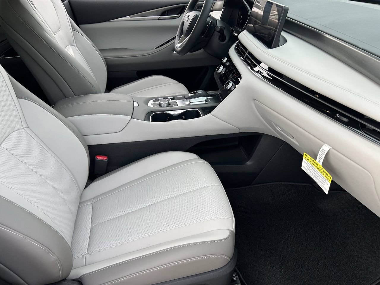 New 2027 INFINITI QX60 Luxe w/ Family Package AWD/4WD image 15